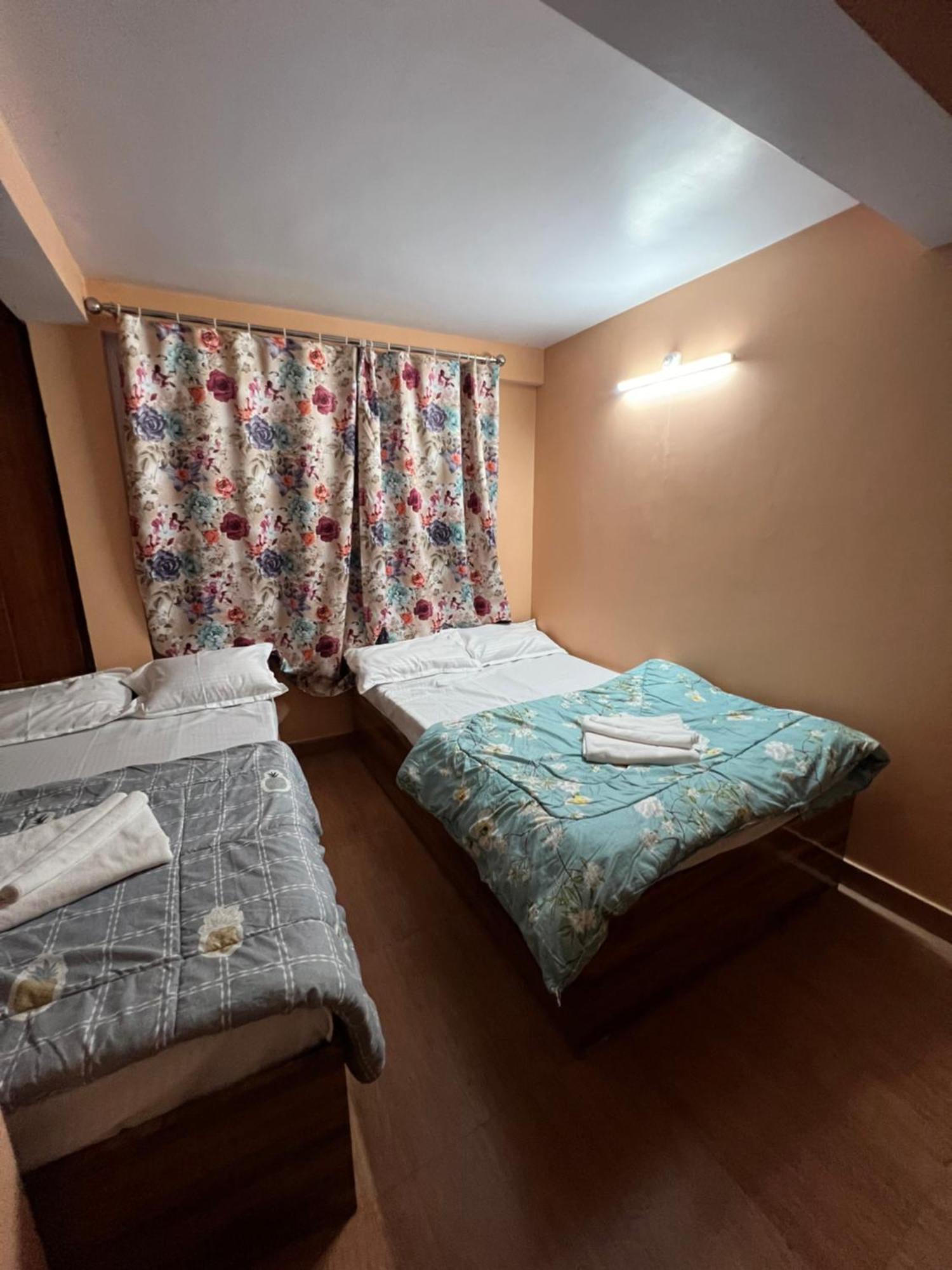 דרג'ילינג Hotel Hill Top מראה חיצוני תמונה