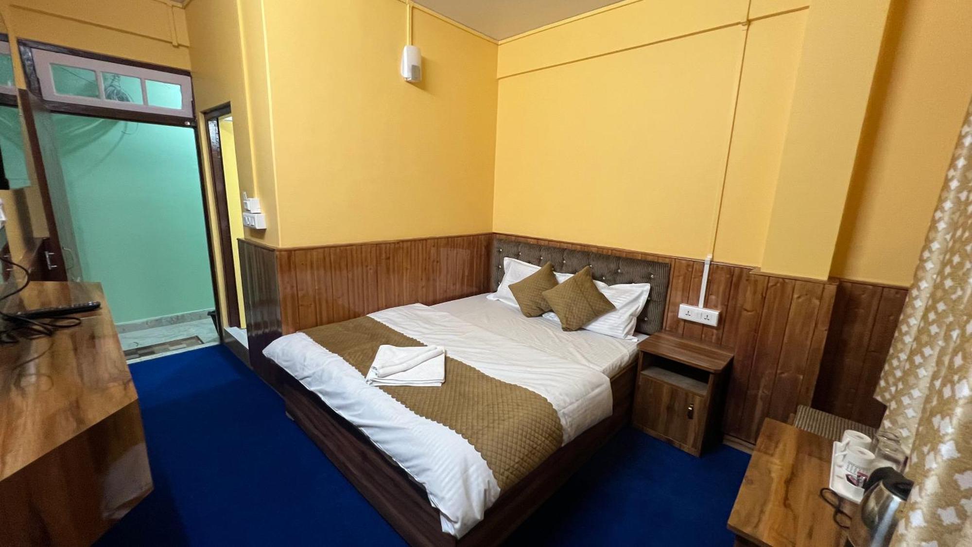דרג'ילינג Hotel Hill Top מראה חיצוני תמונה